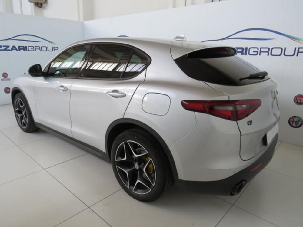 Alfa Romeo Stelvio usata a Lodi (4)