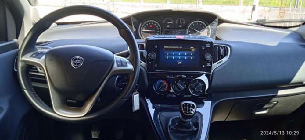 Lancia Ypsilon usata a Frosinone (19)