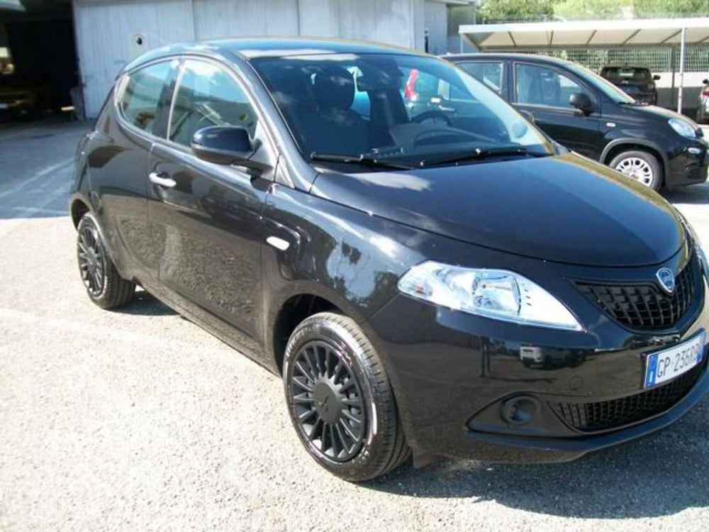 Lancia Ypsilon nuova a Frosinone (2)