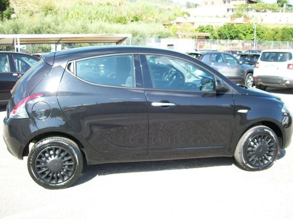 Lancia Ypsilon nuova a Frosinone (8)