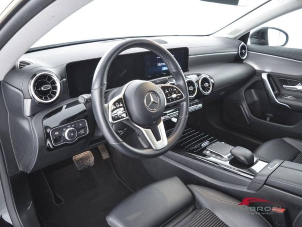 Mercedes-Benz CLA Shooting Brake usata a Perugia (8)