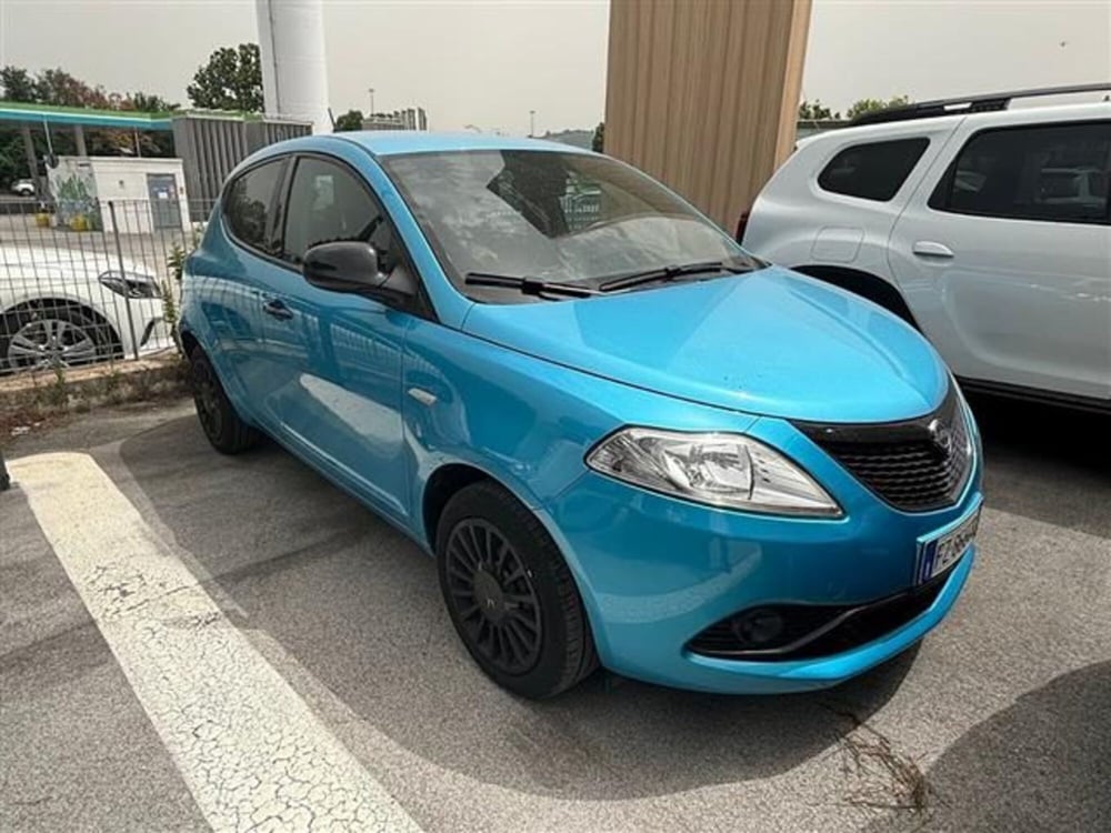 Lancia Ypsilon usata a Macerata (3)