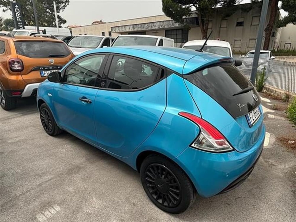 Lancia Ypsilon usata a Macerata (4)