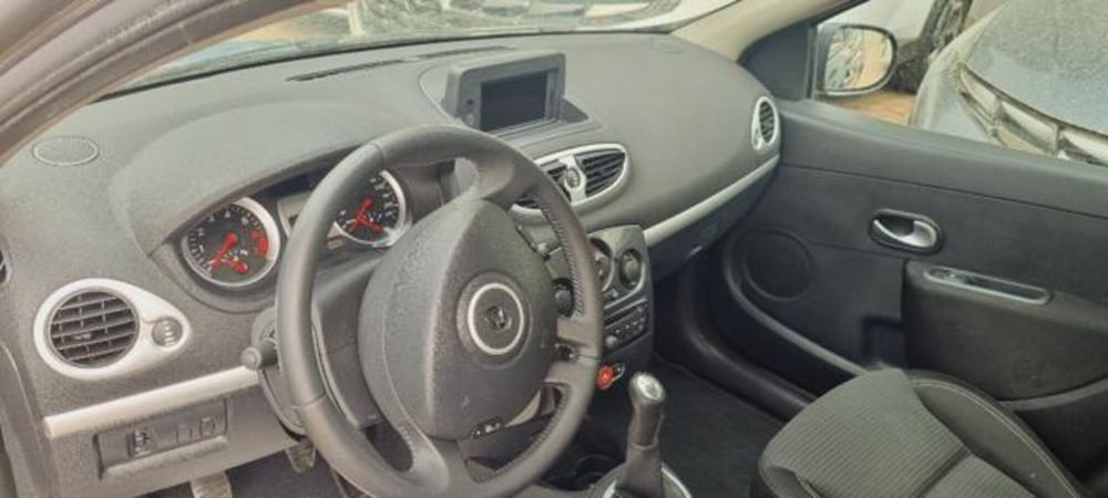 Renault Clio usata a Savona (5)