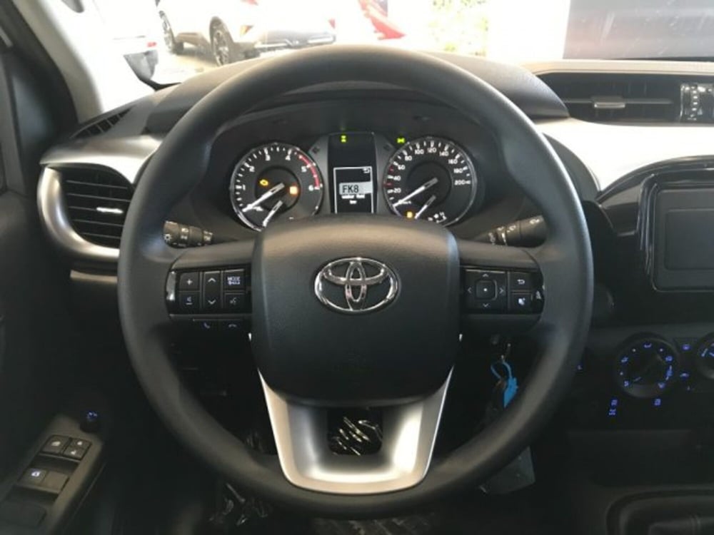 Toyota Hilux nuova a Cuneo (14)