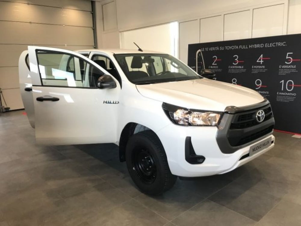 Toyota Hilux nuova a Cuneo (6)