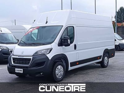 Peugeot Boxer Furgone 335 L3H2 2.2 bluehdi 140cv S&amp;S vetrato eat8 nuova a Cuneo