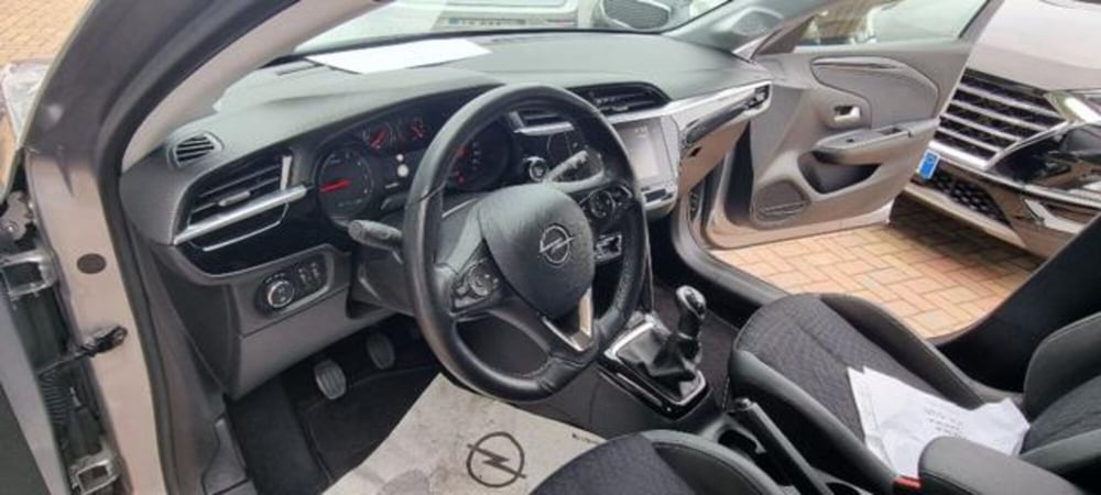 Opel Corsa nuova a Savona (16)