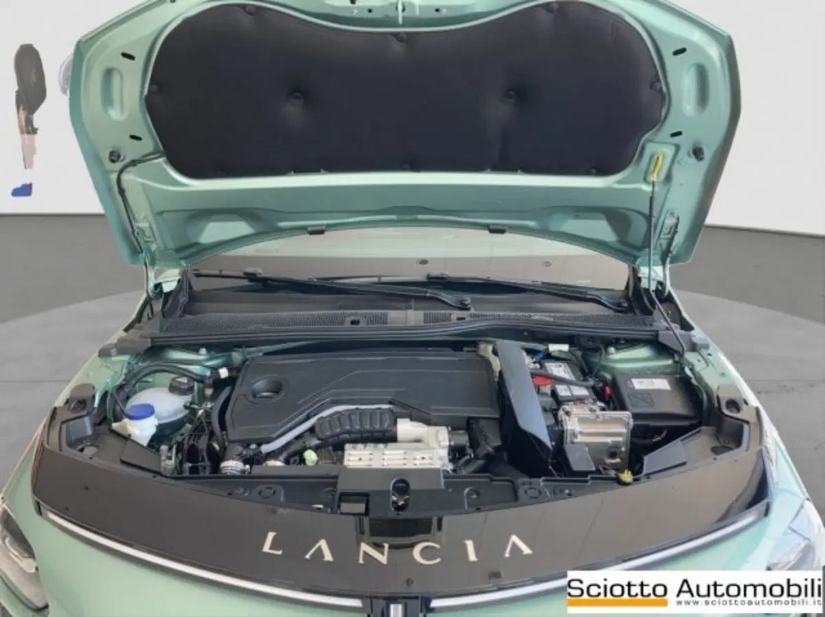 Lancia Ypsilon nuova a Messina (2)