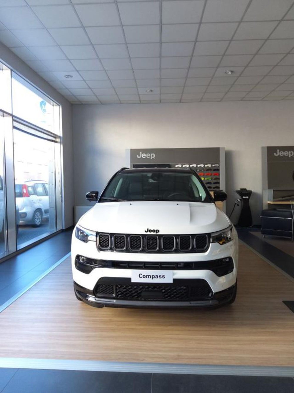 Jeep Compass nuova a Cuneo (3)