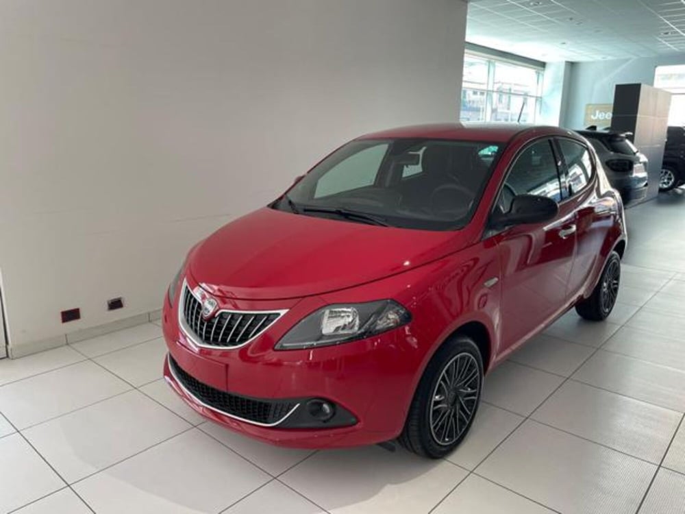 Lancia Ypsilon nuova a Cuneo