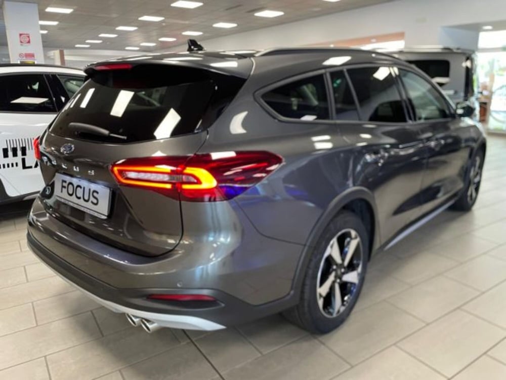 Ford Focus Station Wagon nuova a Cuneo (5)