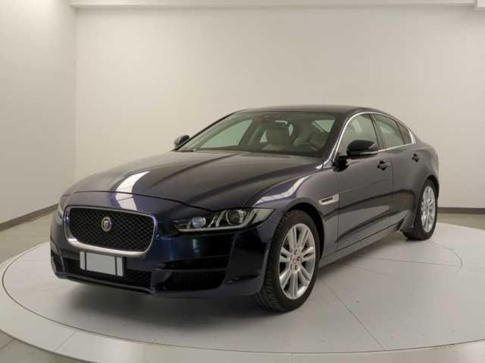 Jaguar XE usata a Avellino (3)