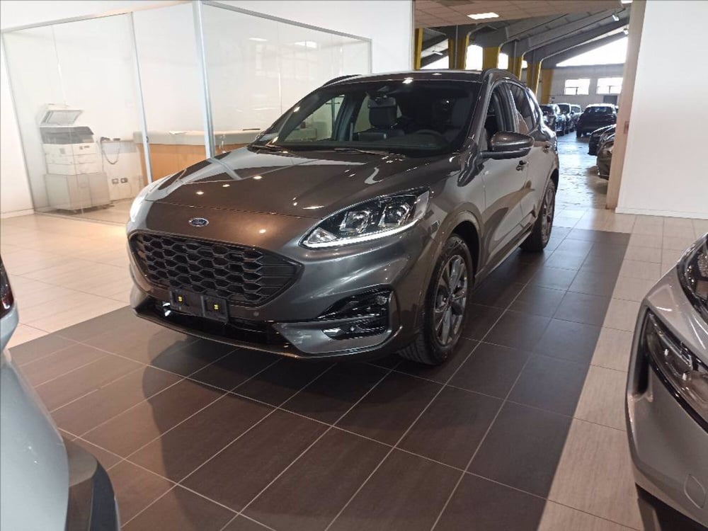 Ford Kuga nuova a Milano (2)