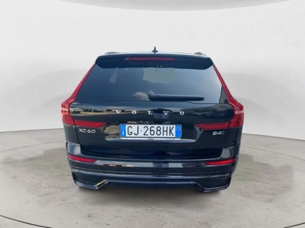 Volvo XC60 nuova a Reggio Calabria (5)