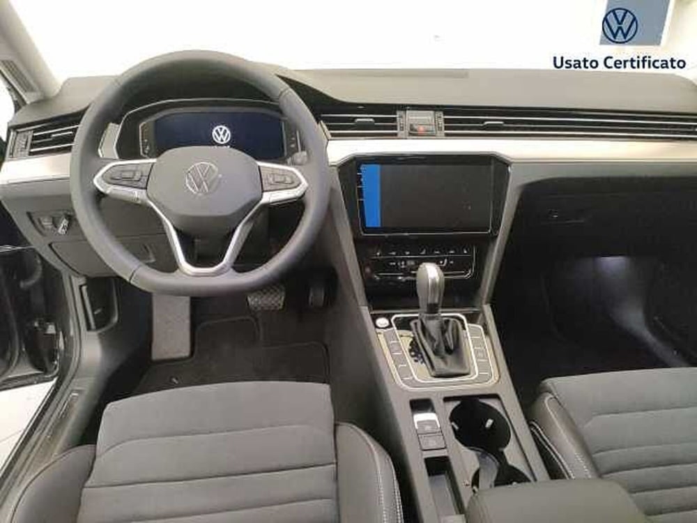 Volkswagen Passat Variant nuova a Varese (15)