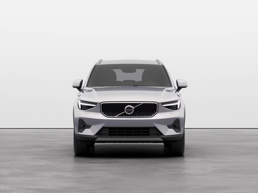 Volvo XC40 nuova a Bari (6)