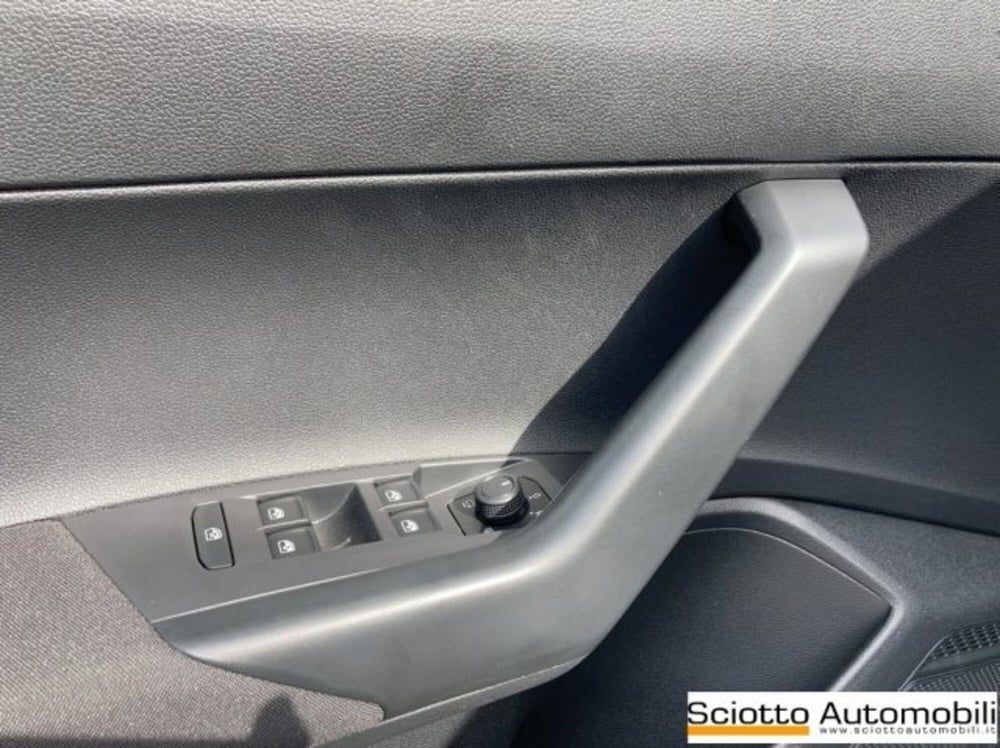 Volkswagen Taigo nuova a Messina (11)