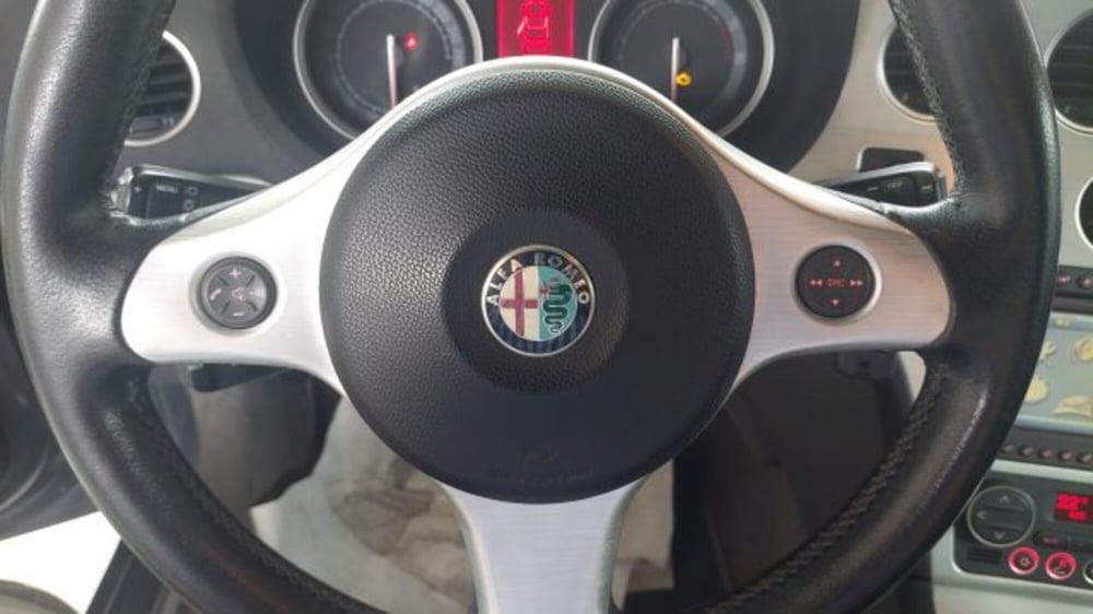 Alfa Romeo Spider usata a Brescia (16)