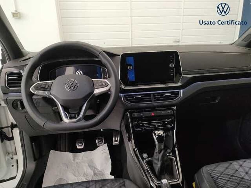 Volkswagen T-Cross nuova a Varese (15)