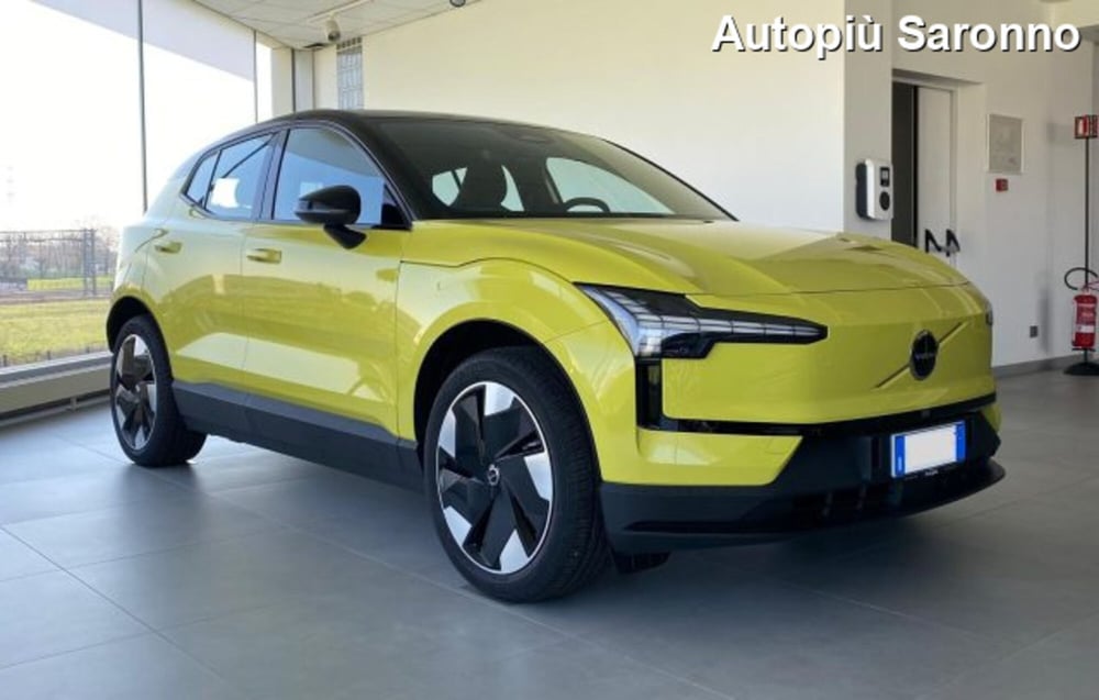 Volvo EX30 nuova a Varese (2)