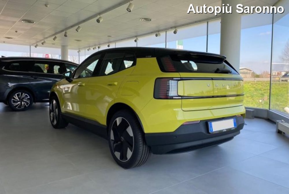 Volvo EX30 nuova a Varese (4)