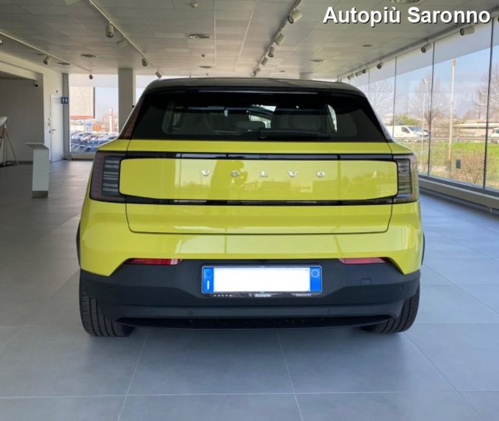Volvo EX30 nuova a Varese (5)