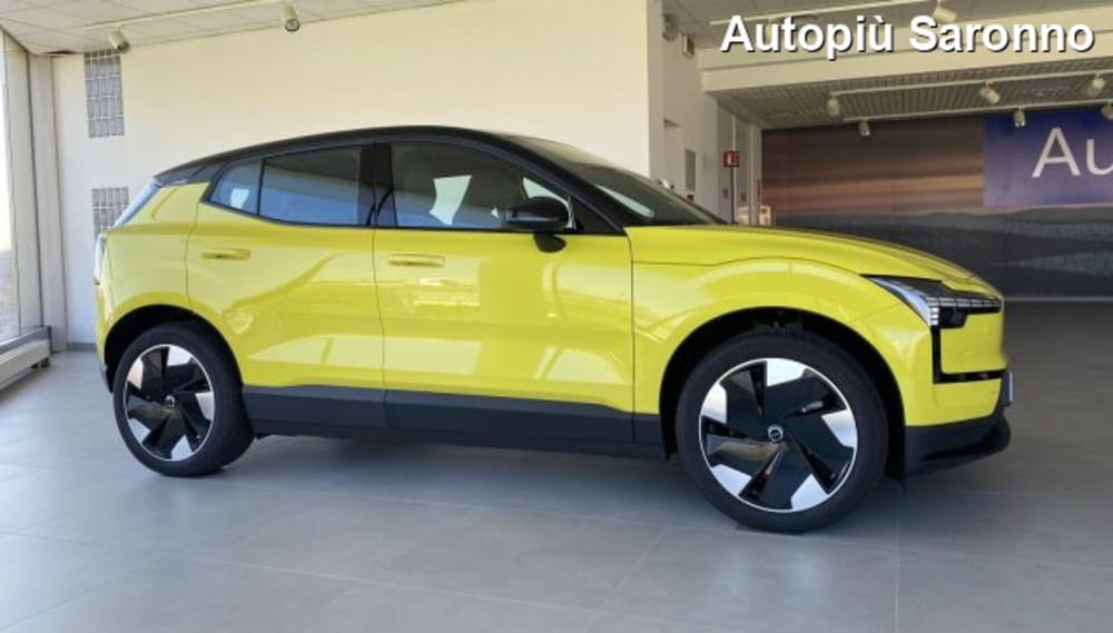 Volvo EX30 nuova a Varese (6)