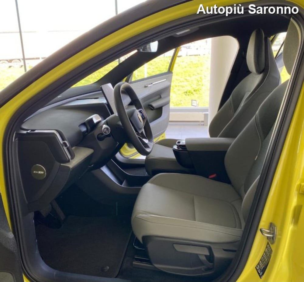 Volvo EX30 nuova a Varese (9)