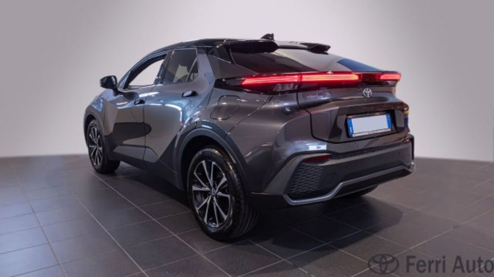 Toyota Toyota C-HR nuova a Padova (18)