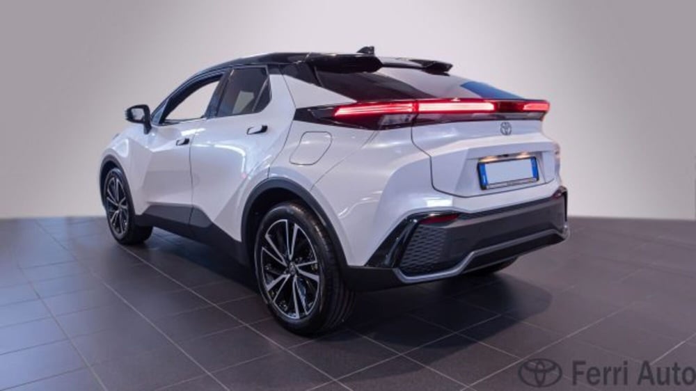 Toyota Toyota C-HR nuova a Padova (16)