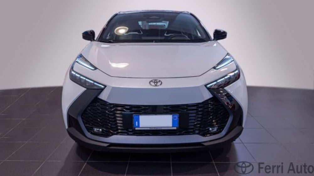 Toyota Toyota C-HR nuova a Padova (4)