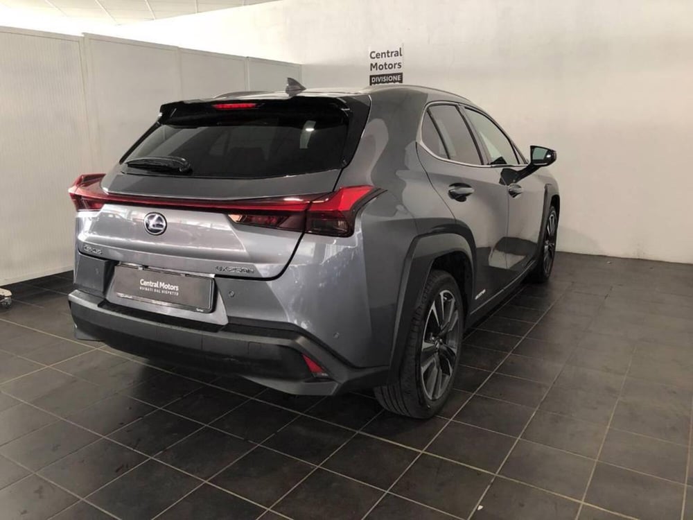 Lexus UX usata a Torino (4)