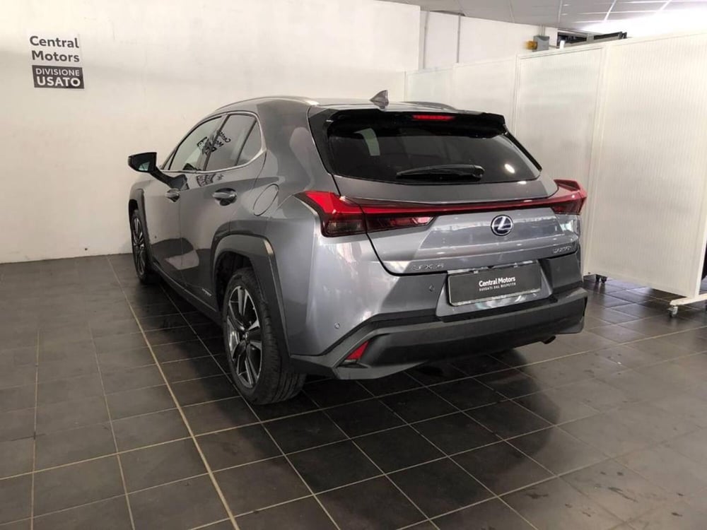 Lexus UX usata a Torino (5)