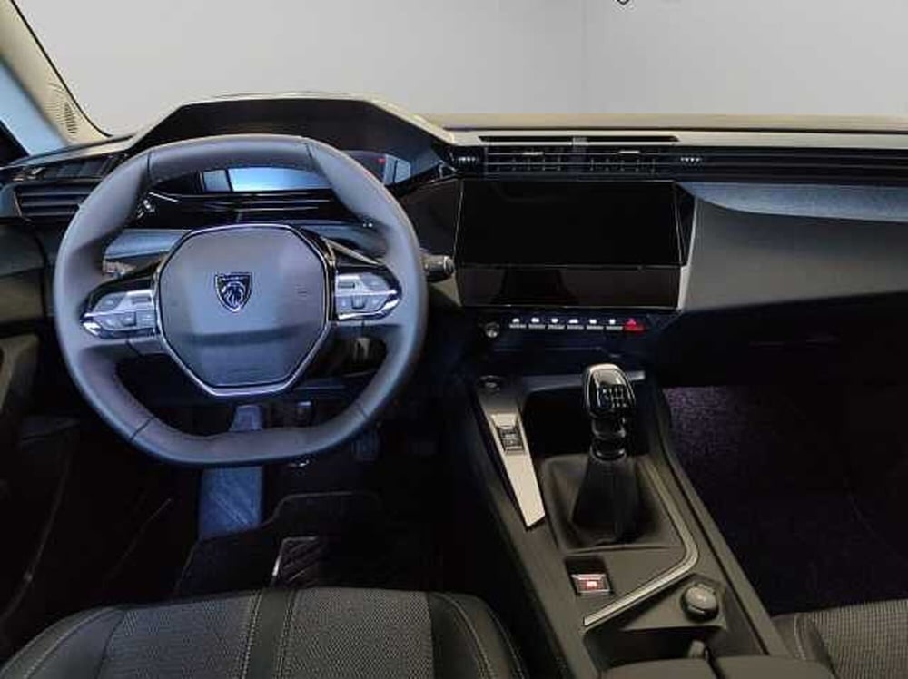 Peugeot 308 SW nuova a Vibo Valentia (9)