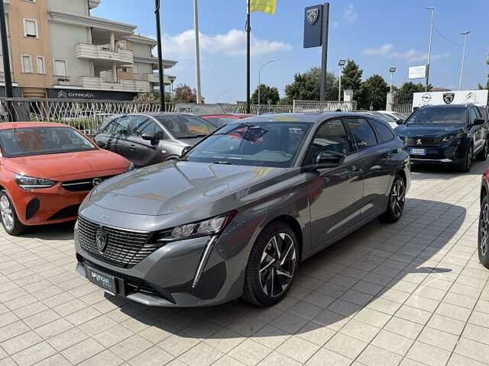 Peugeot 308 SW nuova a Vibo Valentia