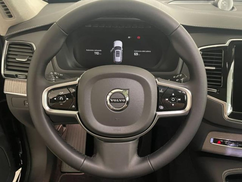 Volvo XC90 nuova a Como (11)