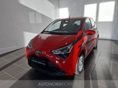 Toyota Aygo 1.0 VVT-i 72 CV 5 porte x-cool MMT  del 2021 usata a Pordenone