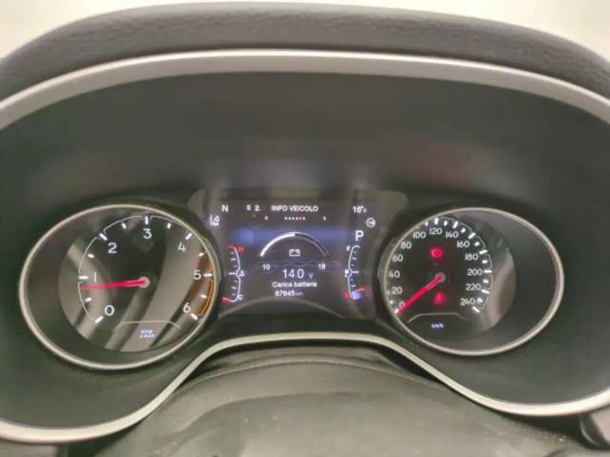 Jeep Compass usata a Avellino (13)