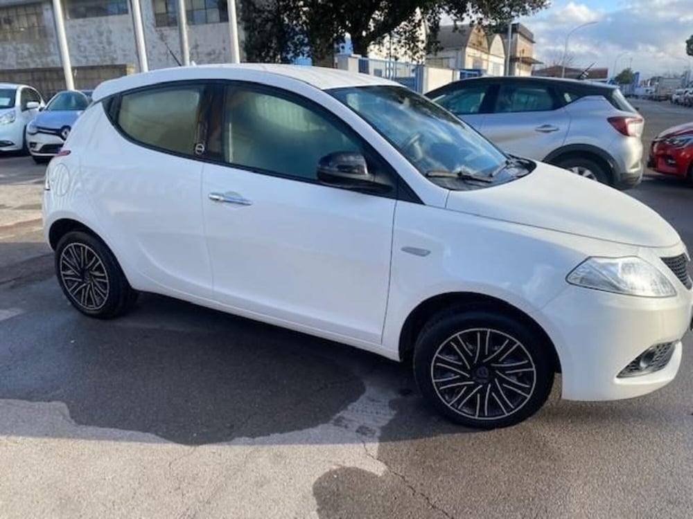 Lancia Ypsilon usata a Grosseto (2)