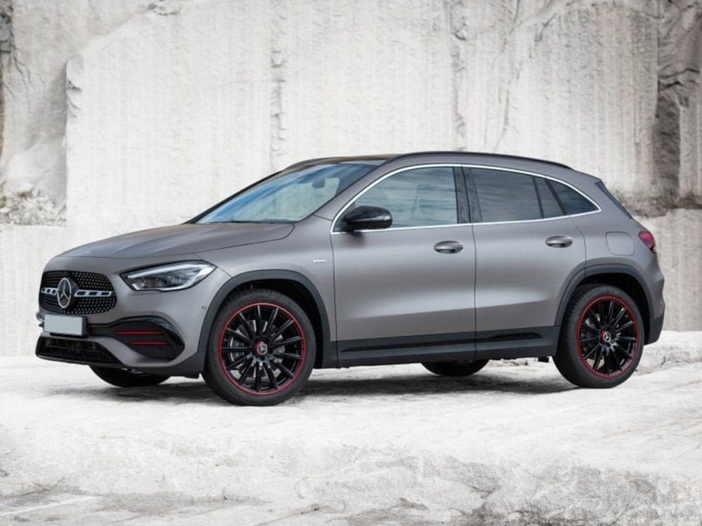 Mercedes-Benz GLA SUV nuova 