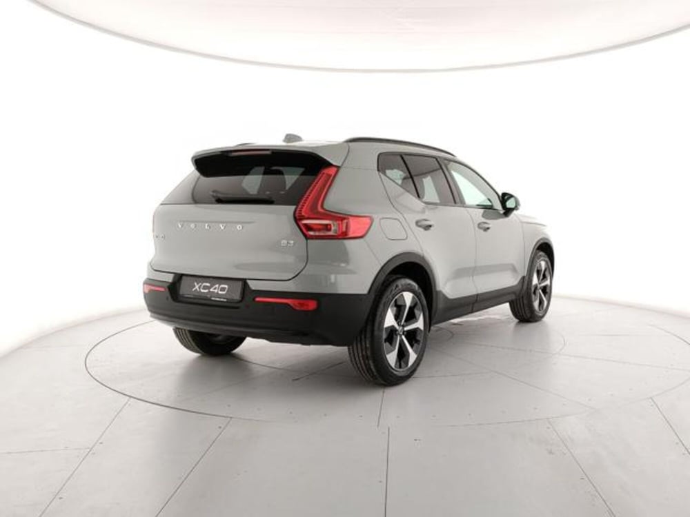 Volvo XC40 nuova a Modena (5)