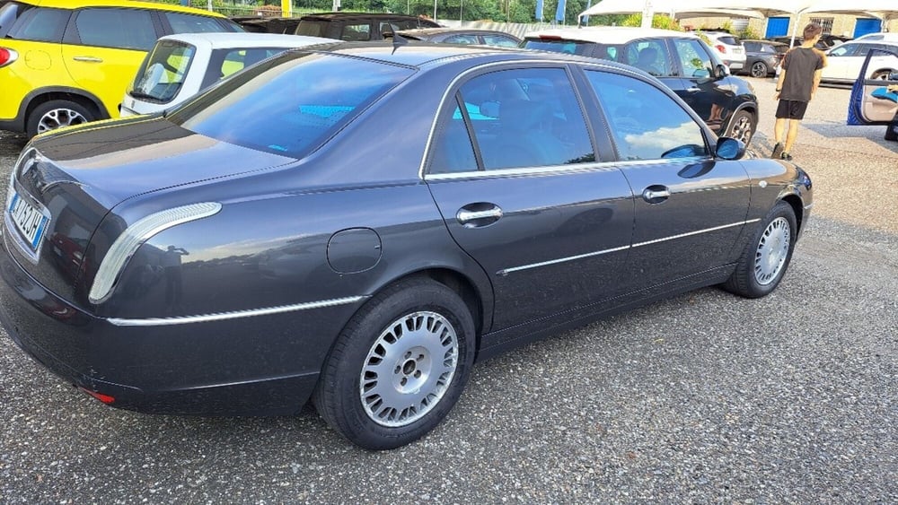 Lancia Thesis usata a Varese (16)