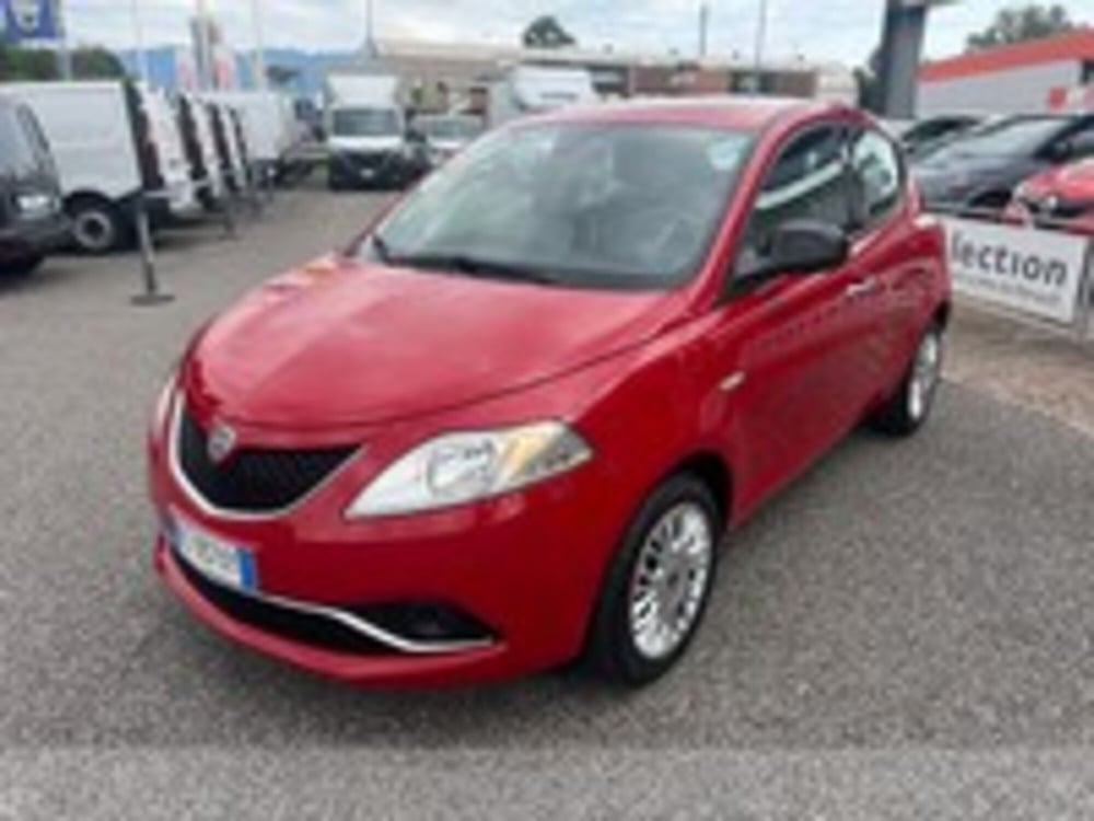 Lancia Ypsilon usata a Pordenone