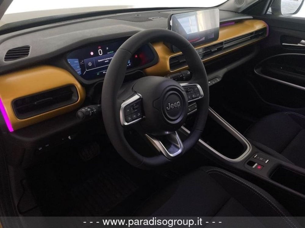 Jeep Avenger nuova a Catanzaro (12)
