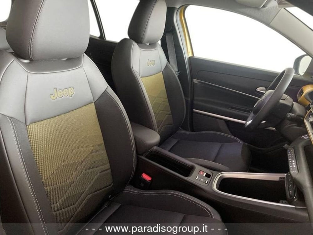 Jeep Avenger nuova a Catanzaro (14)