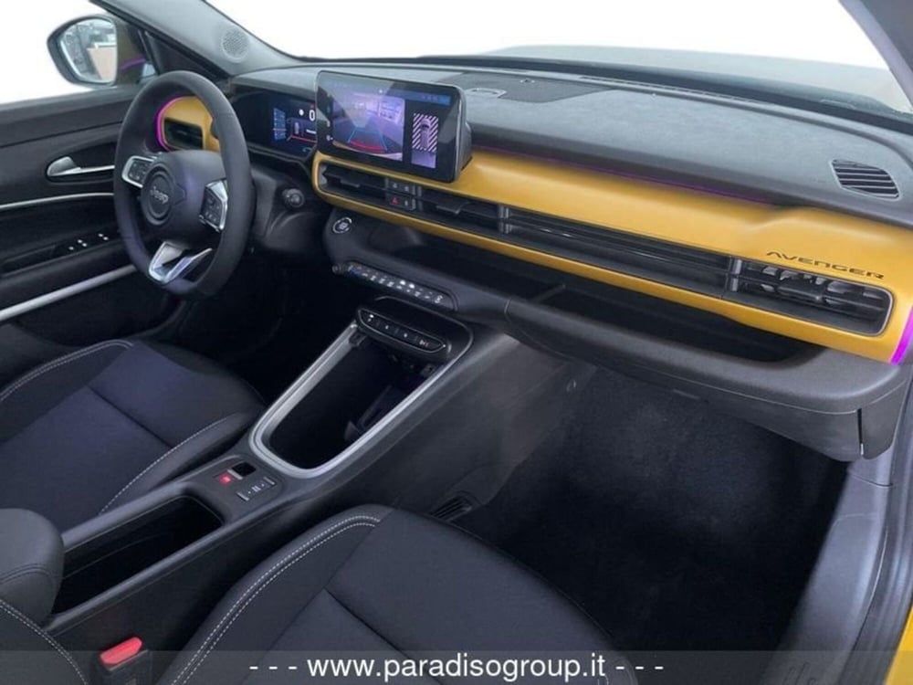 Jeep Avenger nuova a Catanzaro (19)