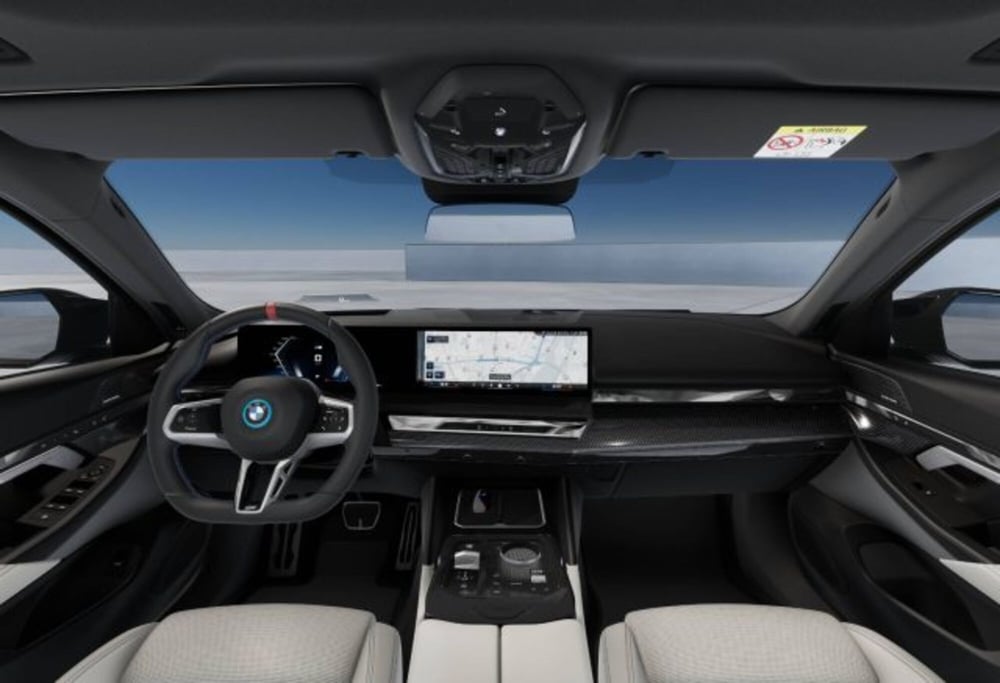 BMW i5 Touring nuova a Modena (11)