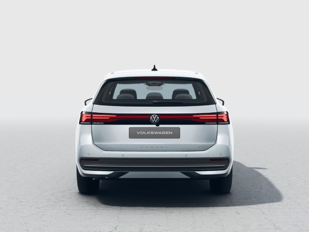 Volkswagen Passat nuova a Novara (4)