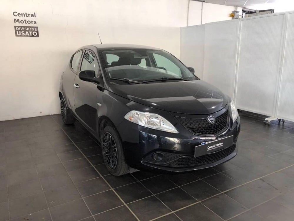 Lancia Ypsilon usata a Torino (3)